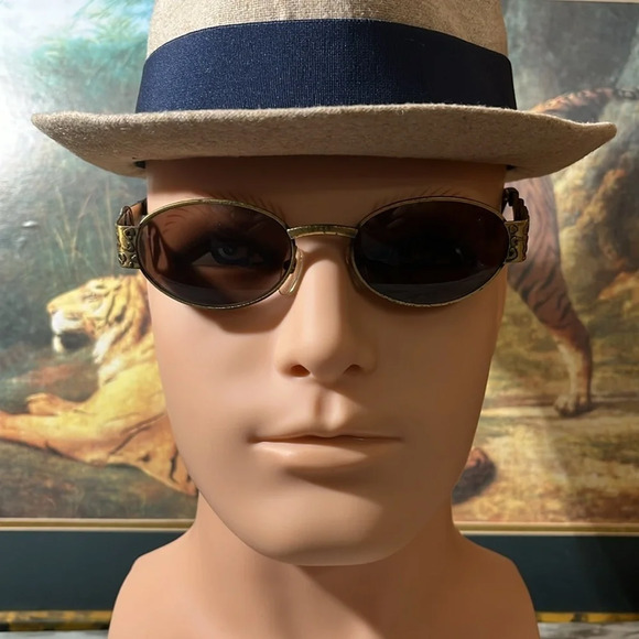 VERSACE VINTAGE UNISEX SUNGLASSES WITH CASE - Picture 4 of 17